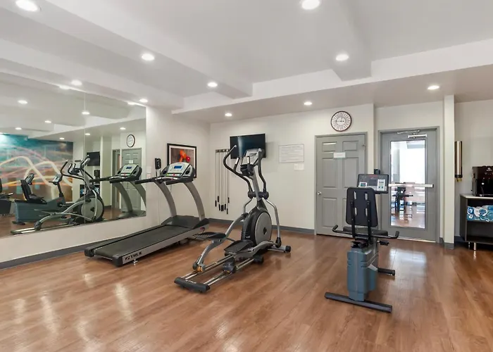 Best Western Plus Commerce Hotel
